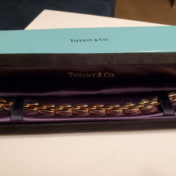 Tiffany & Co - Picture 4 of 9